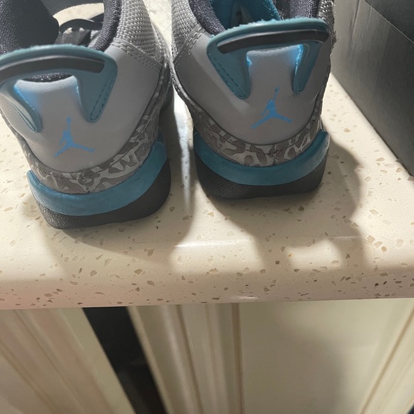 Jordan shoes for kids - Picture 2 of 8